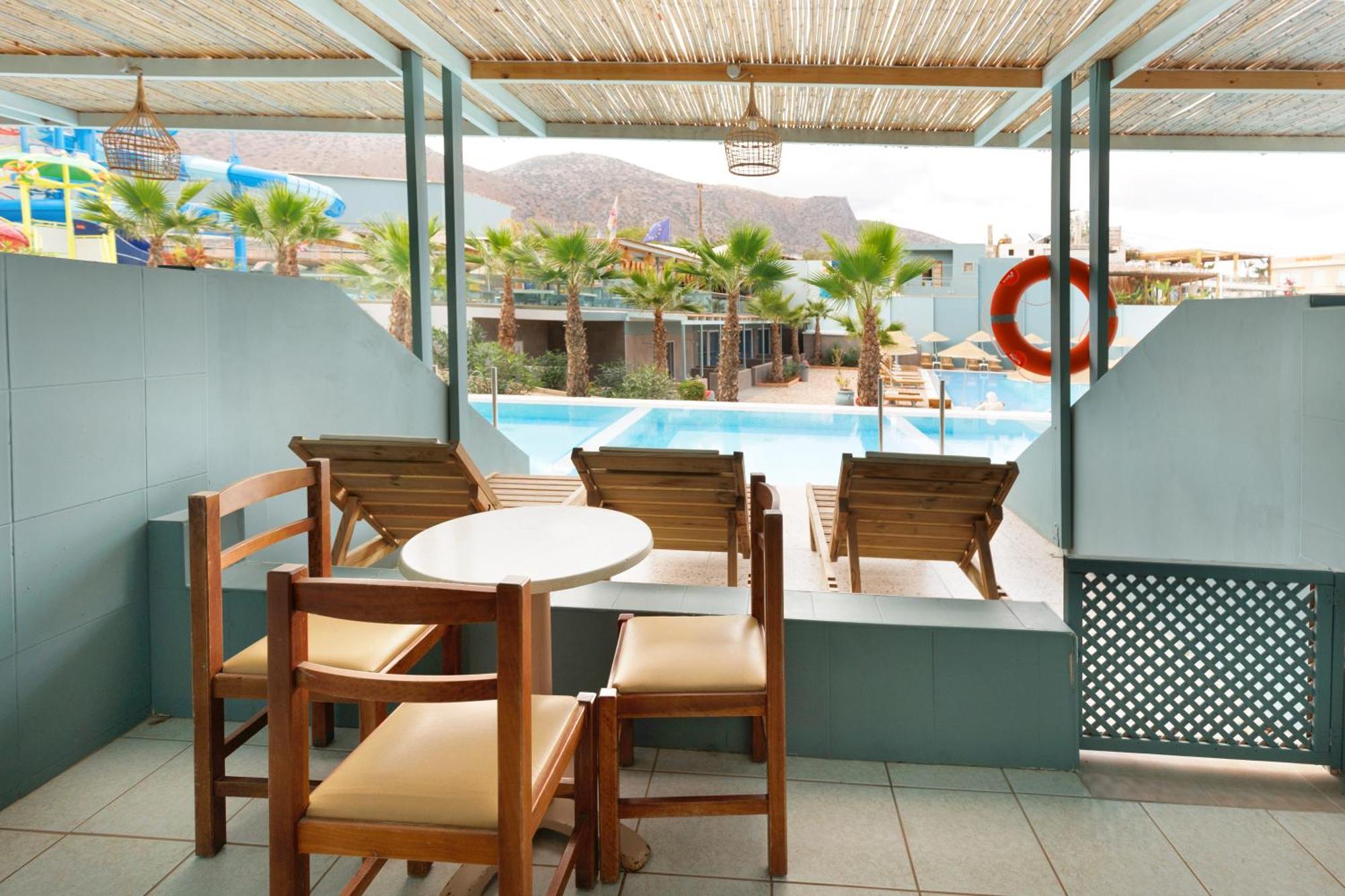 Sunbay Hotel 헐소니소스 외부 사진